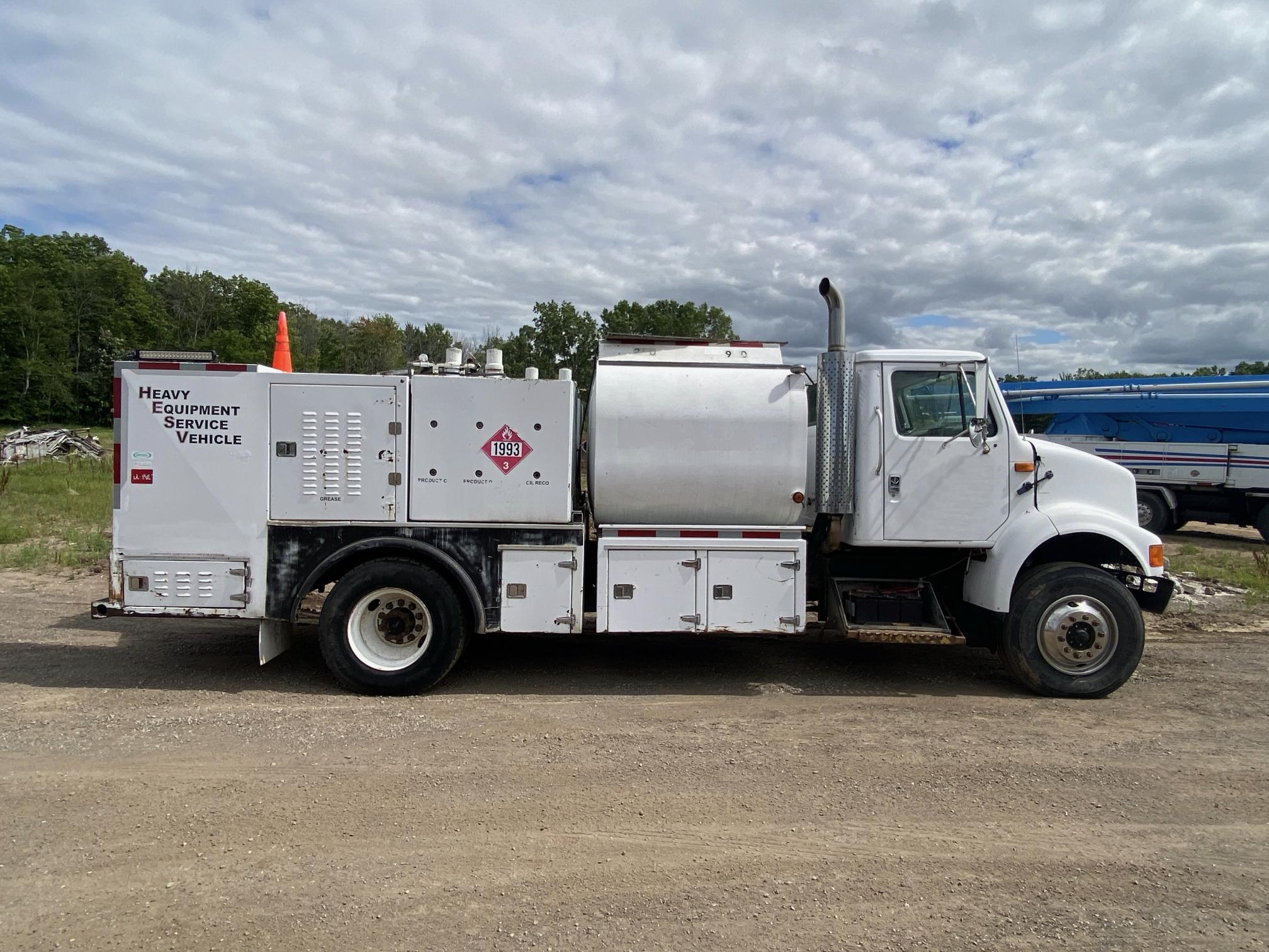 1995 INTERNATIONAL 8100 - Image 5